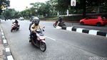 Pemotor Nekat Melawan Arus