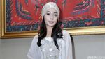 Nikita Willy Cantik Berkaftan Putih
