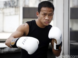 Daud Yordan Menang KO atas Petinju Rusia
