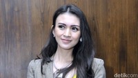 Donita tampak semakin cantik semenjak menjadi ibu. Pool/Noel/detikFoto.
