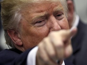 Donald Trump Sebut Hillary Clinton Pembohong Kelas Dunia