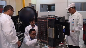 LAPAN A3/IPB sepenuhnya dikembangkan di Pusat Teknologi Satelit LAPAN, Rancabungur, Bogor. Sesuai namanya, satelit ini merupakan kolaborasi LAPAN dengan Institut Pertanian Bogor (IPB). (Foto: dok. LAPAN/ Teks: Rachmatunnisa)