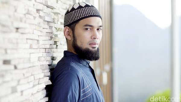 Kisah Hijrah Teuku Wisnu di Celeb of The Month detikHOT Kisah Hijrah Teuku Wisnu di Celeb of The Month detikHOT