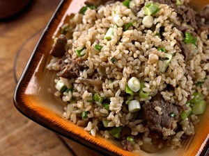Enaknya Sore Ini Berbuka dengan Nasi Goreng Buntut di Restoran Ini