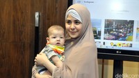 Arkana yang kini menginjak usia enam bulan itu terlihat sangat menggemaskan. Pool/Noel/detikFoto.
