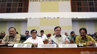 Rapat kerja tersebut membahas postur sementara Rancangan Undang-Undang (RUU) tentang perubahan Anggaran Pendapatan Belanja Negara (APBN) tahun anggaran 2016.