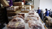 Operasi pasar daging murah digelar ini untuk menekan harga daging sapi yang masih tinggi pada pekan kedua ramadan.