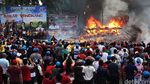 Ribuan Orang Ikuti Ritual Bakar Tongkang