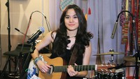 Sheryl menjadikan orang tua sebagai motivasinya dalam berkarya. Dok. Musica Studios/detikFoto.