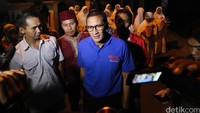 Sandiaga Uno tiba di lokasi pertemuan dengan warga Lubang Buaya.