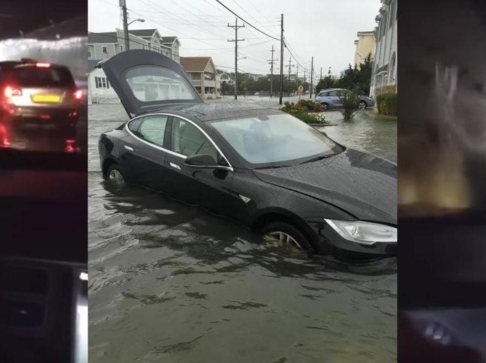 Lihat, Mobil Listrik Bisa Berenang di Jalanan Banjir