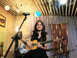 Guitar Hero Cikal Bakal Karir Sheryl Sheinafia