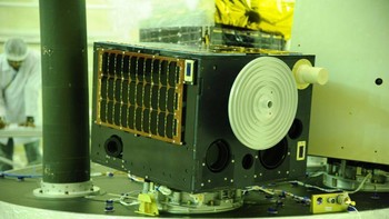 Lembaga Penerbangan dan Antariksa Nasional (LAPAN) sedang bersiap meluncurkan satelit LAPAN-A3 (disebut juga LAPAN/IPB) 22 Juni 2016 dari Pusat Antariksa Satihs Dhawan, Sriharikota, India.  (Foto: dok. LAPAN/ Teks: Rachmatunnisa)
