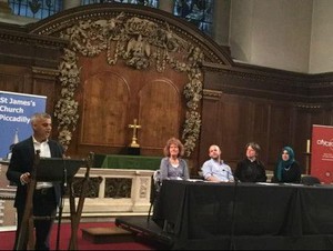 Saat Wali Kota London Sadiq Khan Berbuka Puasa di Gereja Tua