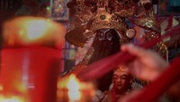 Foto: Patung Dewa Langit (Chia Thi Kong). Ini adalah dewa utama dalam ritual bakar tongkang (Hasan/detikTravel)