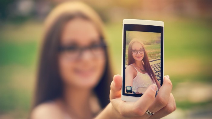 ilustrasi selfie