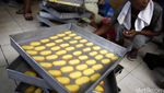 Jelang Lebaran, Kue Kering Laris Manis