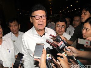 Mendagri Ungkap Kemendikbud Belum Sebar 13 Juta Kartu Pintar