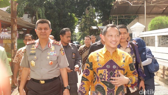 Komjen Tito Tidak Didampingi 3 Anaknya Saat Dikunjungi Komisi III