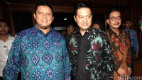 Ferry Mursyidan Baldan (kanan) bersama Ketua KPU Husni Kamil Manik dan Ketua Bawaslu Muhammad menghadiri rapat dengar pendapat dengan Komisi II DPR RI. 