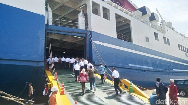 Begini Isi Kapal Roro Rute Pelabuhan Panjang Tanjung Priok Begini Isi Kapal Roro Rute Pelabuhan Panjang Tanjung Priok