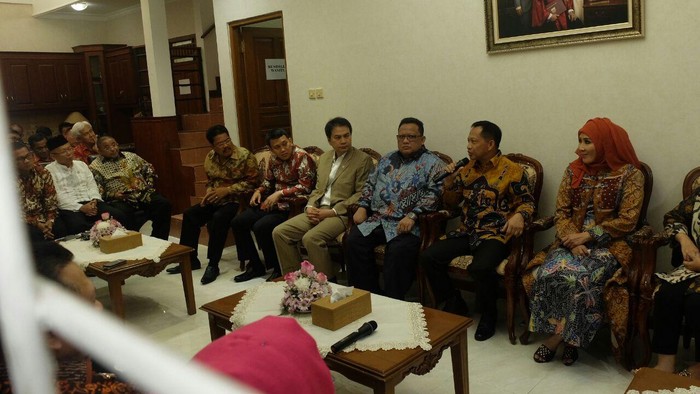 Komjen Tito Cerita Soal Keluarganya di Depan Komisi III DPR
