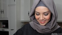 Tak lupa sirup yang menjadi pemanis pun dituangkan secukupnya. Pool/Ismail/detikFoto.