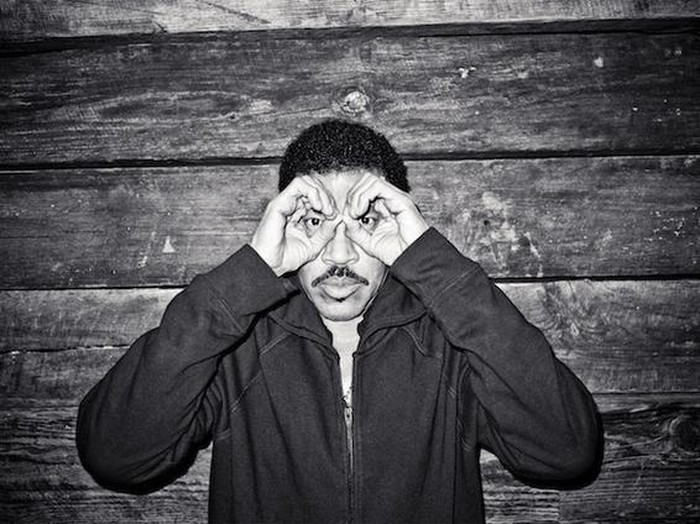 Fotografer Alan Silfen Jepret Kehidupan Lionel Richie