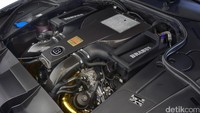 Mesin 6.0 liter memiliki 838 daya kuda dengan torsi 1.450 Nm. Kecepatan tertingginya dibatasi hingga 350 km/jam. Foto: dok carscoops