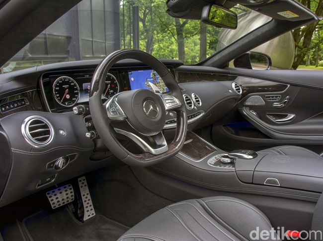 Brabus 850 6.0 Biturbo, Mobil Atap Terbuka Tercepat Dunia