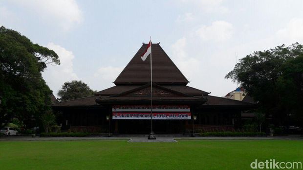 Balai Kota Solo