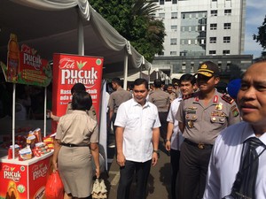 Bazar Sembako Murah di Polda Metro Jaya Diserbu Polisi