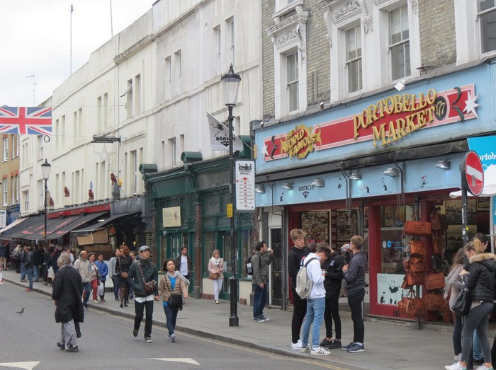 Rahasia Belanja Suvenir Murah di London