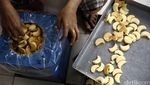 Jelang Lebaran, Kue Kering Laris Manis