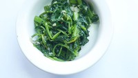 Kangkung adalah sayuran hijau yang mengandung lebih dari 11.000 antioksidan. Sayuran yang kaya flavonoid dan karotenoid ini dipercaya bisa membantu melawan kanker. Foto: detikFood/iStock