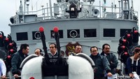 KRI bernomor lambung 383 ini memang sedang bertugas menjaga perairan Natuna.