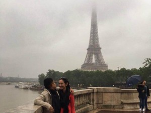 Cerita Seru Selena Alesandra Bulan Madu di Eropa
