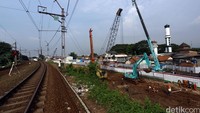 Pengerjaan proyek rel ganda Manggarai-Jatinegara yang terbagi dalam lima paket senilai Rp 363,26 miliar.