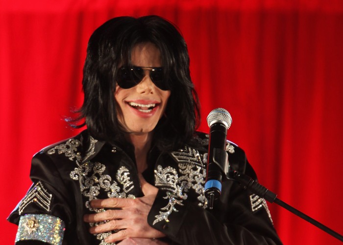 MIchael Jackson LONDON - MARCH 05: Michael Jackson announces plans for Summer residency at the O2 Arena at a press conference held at the O2 Arena on March 5, 2009 in London, England. (Photo by Tim Whitby/Getty Images)
