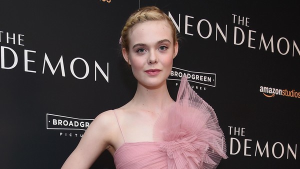 Elle Fanning, Pretty in Pink!