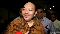 Andri Tristianto Sutrisna memberikan keterangan usai sidang.