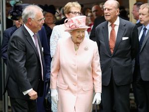 9 Hal yang Harus Dilakukan Jika Kamu Bertemu dengan Ratu Elizabeth II