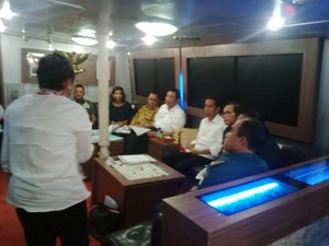 Jokowi Rapat di KRI Imam Bonjol Bahas Natuna, Begini Suasananya