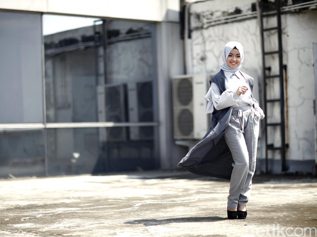Wardrobe: HIJUP. Fotografer: Moh. Abdoeh (Detikcom). Makeup Artist: Wardah Beauty. Stylist: Alissa Safiera & Kiki Oktaviani. Hijab Stylist: Arina Yulistara. Model: Rizma Aprilia
