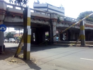 Portal yang Jatuh di Matraman Dipinggirkan, Lalu Lintas Lancar