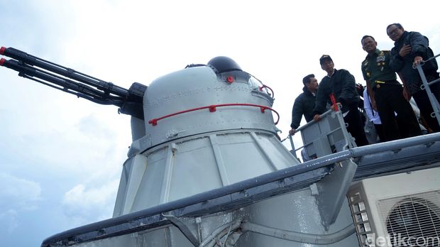 KRI Imam Bonjol-383 merupakan kapal perang RI
