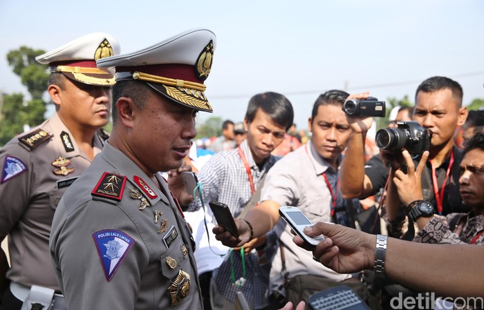 Kakorlantas Polri Ingatkan Pemudik: Jangan Istirahat di Bahu Jalan Tol, Bahaya!