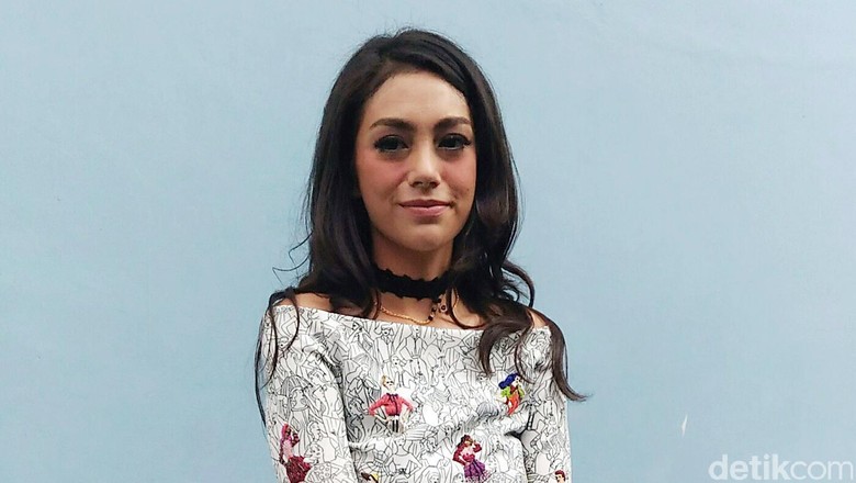Beredar Sertifikat Pernikahan Sejenis Celine Evangelista Beredar Sertifikat Pernikahan Sejenis Celine Evangelista