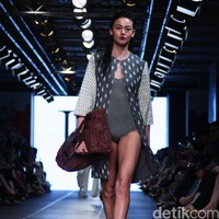 IKAT Indonesia by Didiet Maulana Plaza Indonesia Fashion Week 2016 at Plaza Indonesia. Thamrin. Jakarta. [Foto: Mohamamd Abduh/Wolipop]