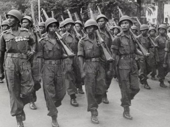 Pasukan KNIL, Penyair hingga Pengawal Raja